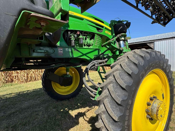 2011-john-deere-4730-image-10