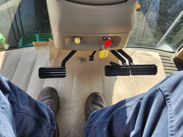 2012-john-deere-8285r-image-27