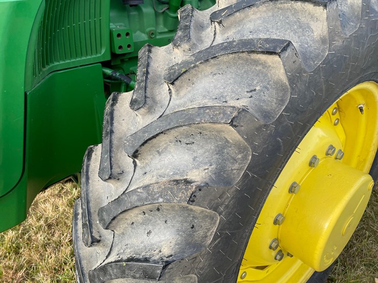 2005-john-deere-8420-image-3