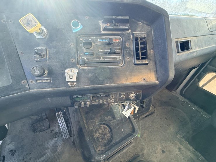 1998-akzo-nobel-hd10-image-45