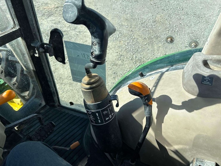 2016-john-deere-5055e-4wd-59hp-utility-tractor-image-14