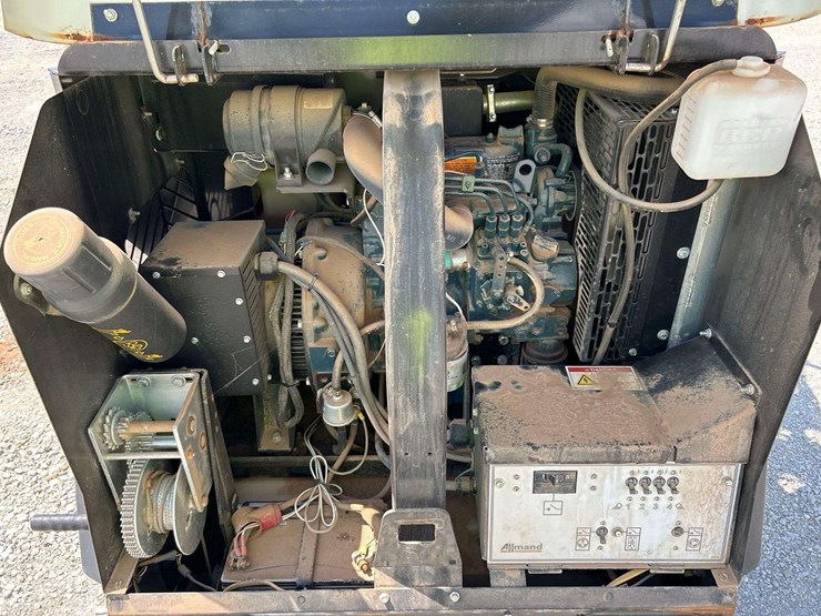 2019-allmand-bros-night-lite-v-series-image-7