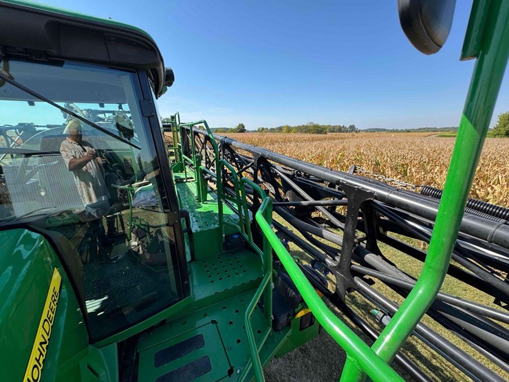 2011-john-deere-4730-image-28