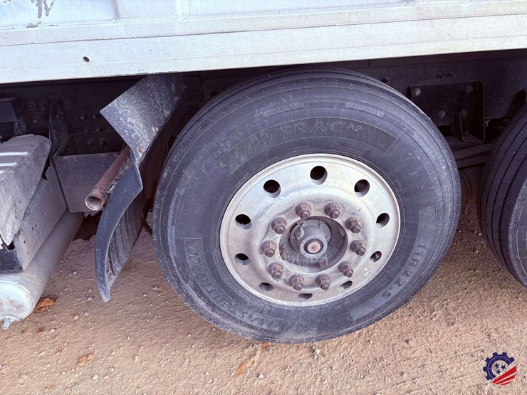 2019-mack-granite-gr64f-image-12