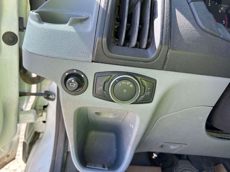 2017-ford-transit-350-passenger-van-image-15