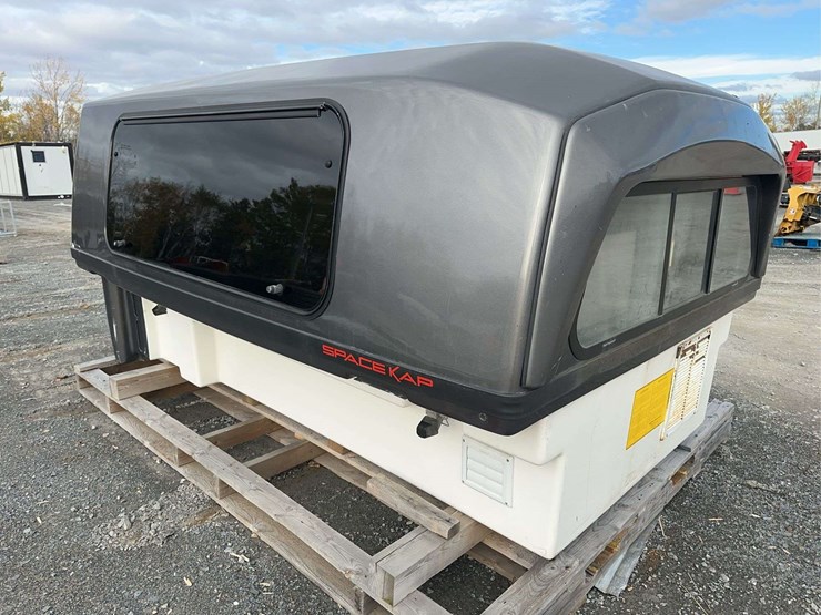 space-kap-for-8’-box-image-3