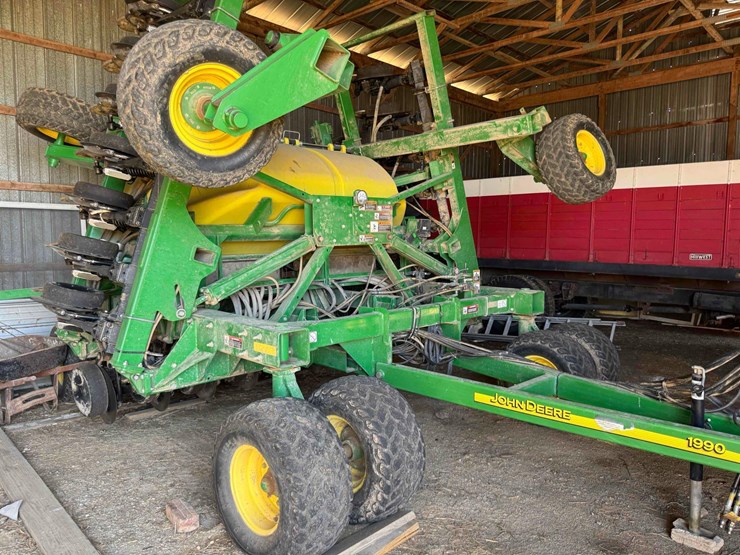 john-deere-1990-image-1