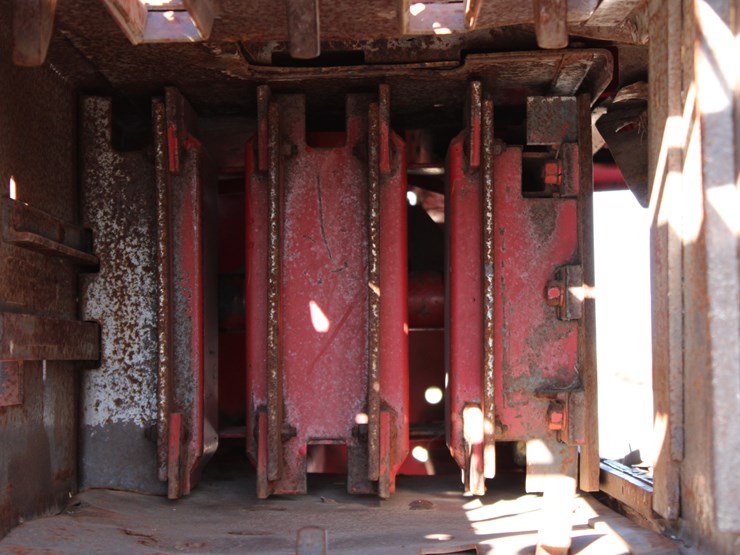 new-holland-273-image-28