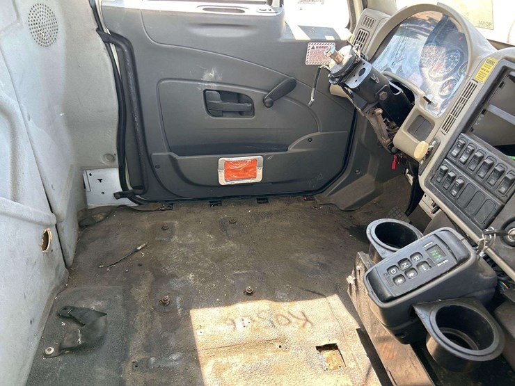 2010-international-durastar-4300-image-16