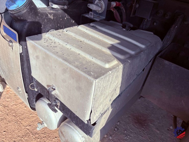 2019-mack-granite-gr64f-image-51