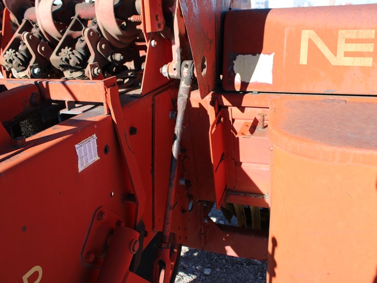 new-holland-273-image-30