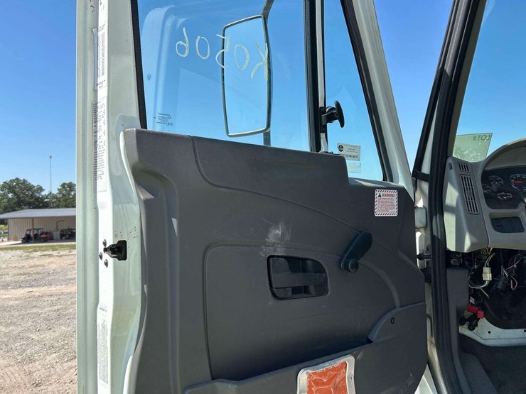 2010-international-durastar-4300-image-10