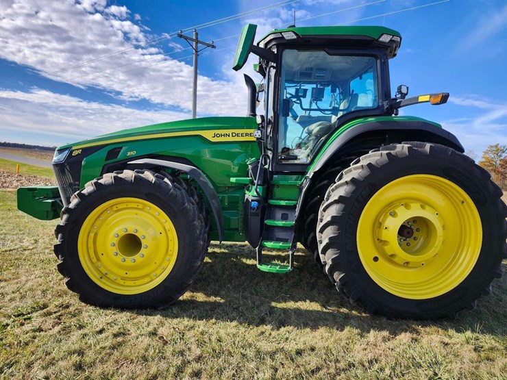 2022-john-deere-8r-310-image-5