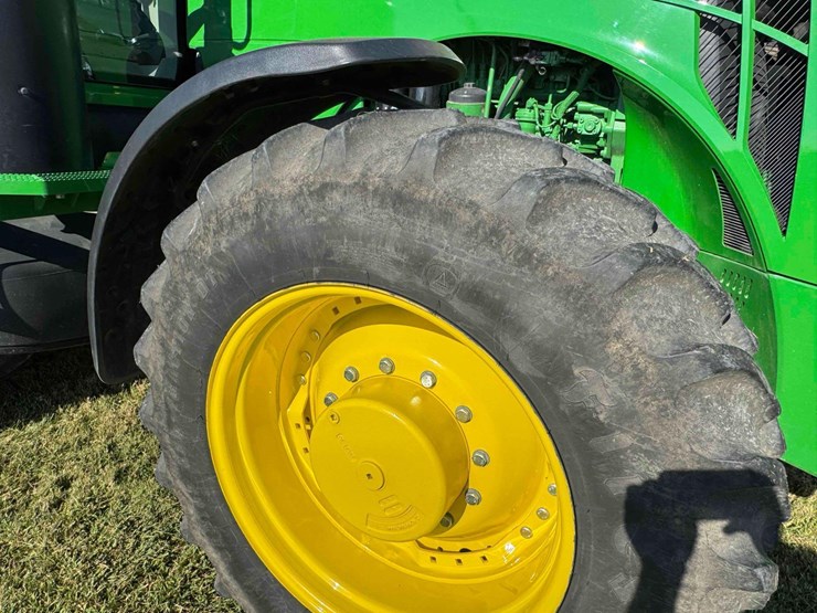 2013-john-deere-8285r-image-19