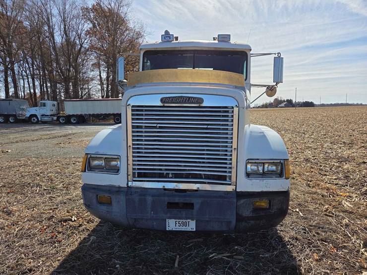 1994-freightliner-semi-image-2