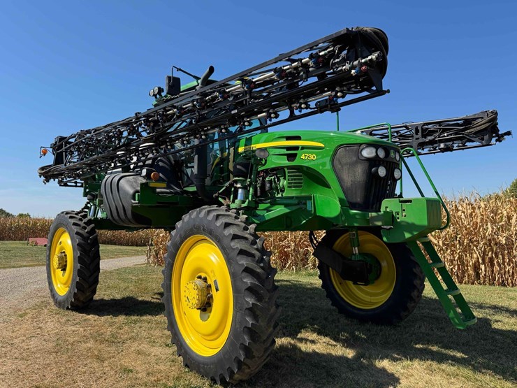 2011-john-deere-4730-image-23