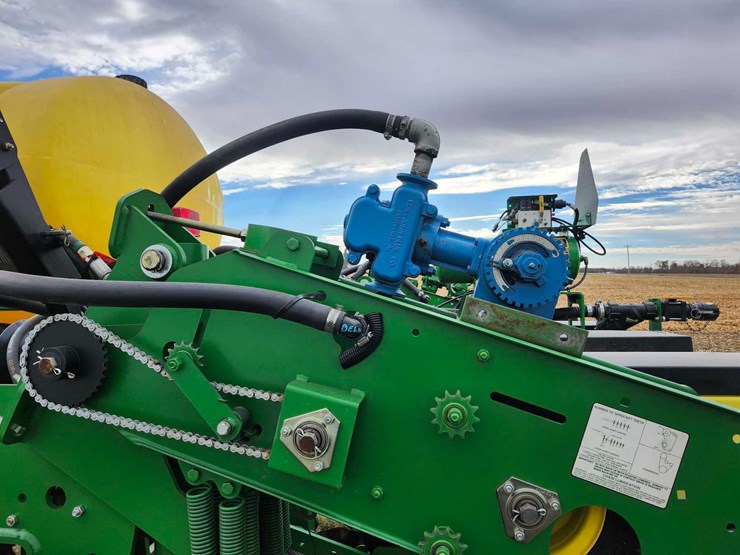 2014-john-deere-1770-image-13