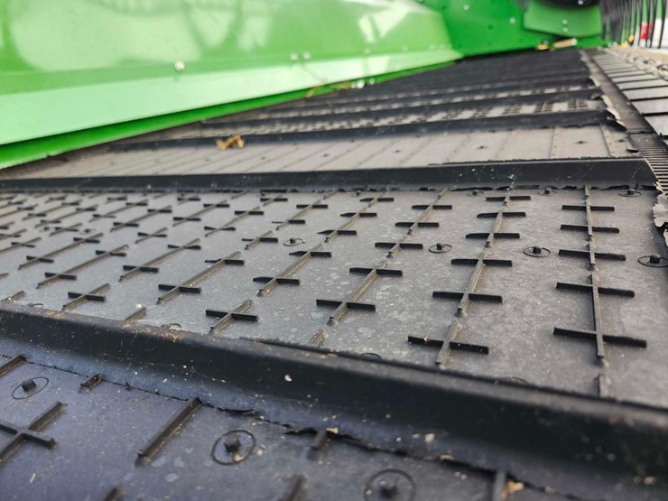 2024-john-deere-35-image-14