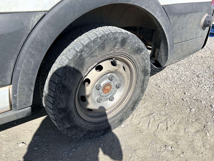 2017-ford-transit-350-passenger-van-image-26