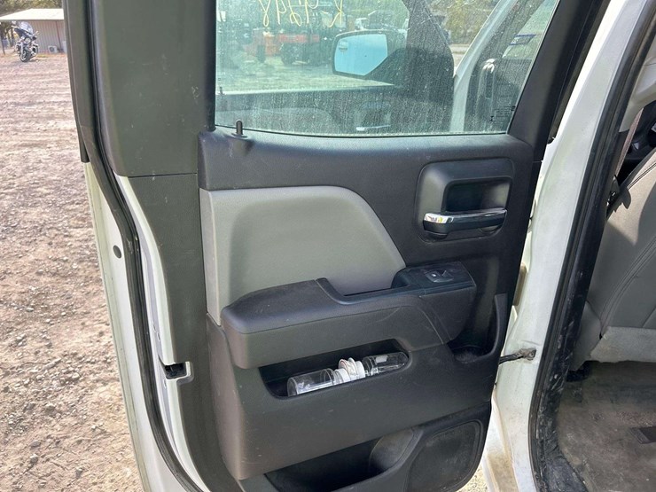 2017-chevrolet-silverado-1500-image-19