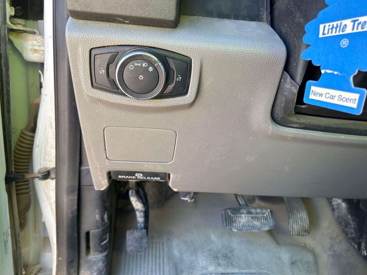 2017-ford-f550-image-15