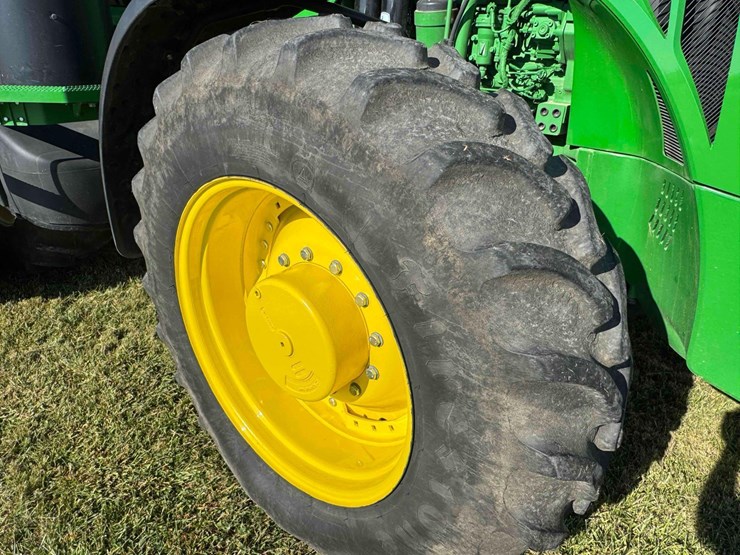 2013-john-deere-8285r-image-18