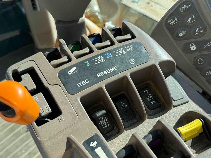 2012-john-deere-9360r-image-38