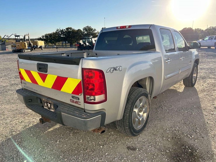 2010-gmc-1500-image-3