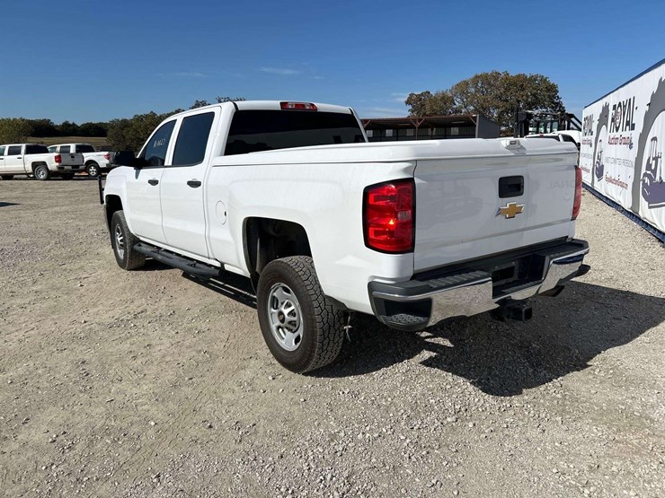 2017-chevrolet-silverado-2500-image-2