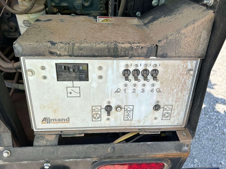 2019-allmand-bros-night-lite-v-series-image-9