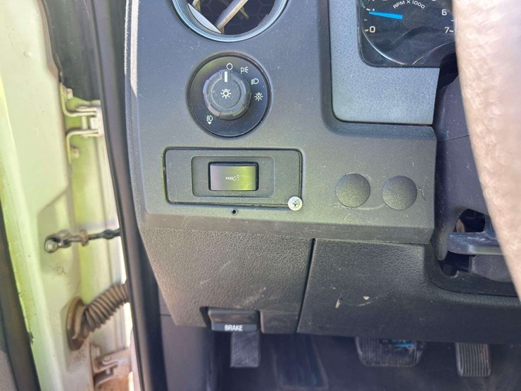 2014-ford-f150-image-16