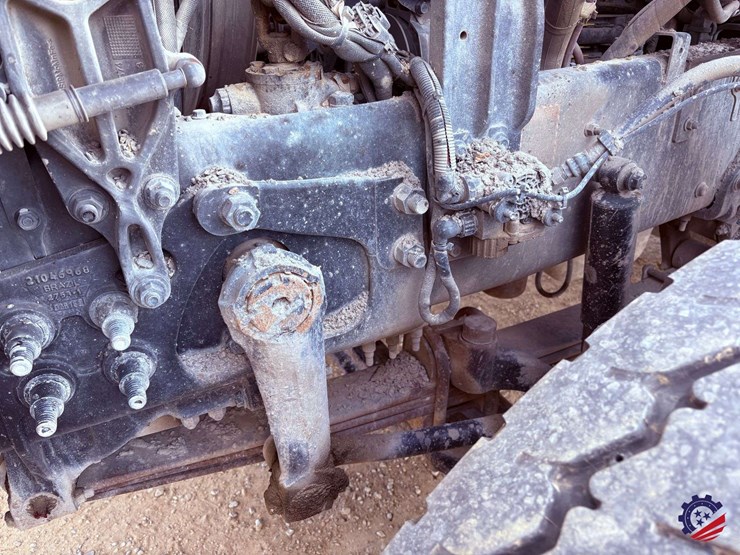 2019-mack-granite-gr64f-image-50