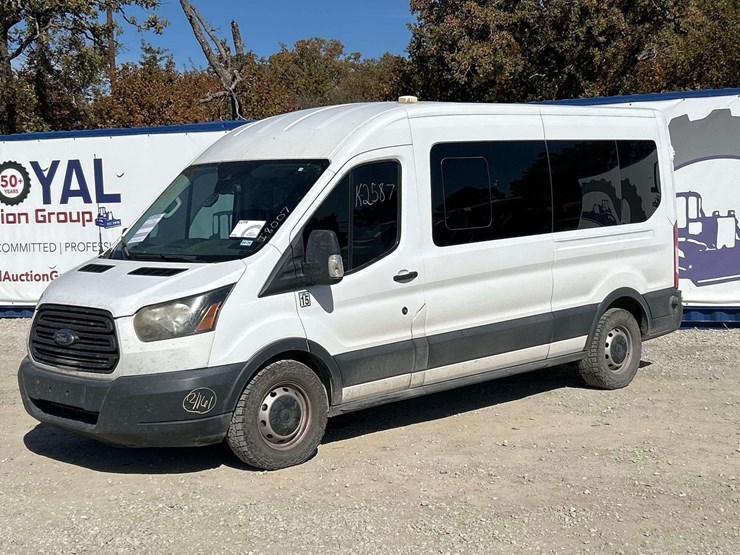 2017-ford-transit-350-passenger-van-image-1