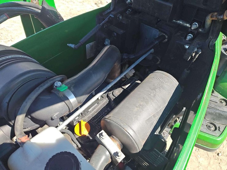 2019-john-deere-1025r-image-10
