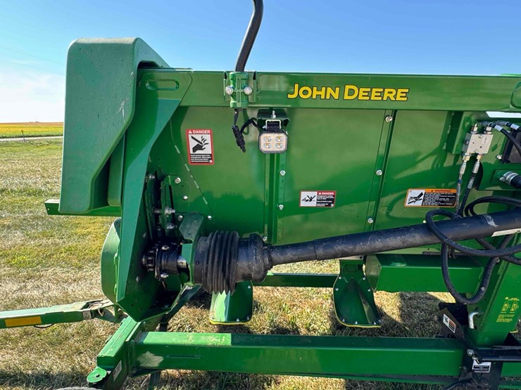 2024-john-deere-c8r-image-5