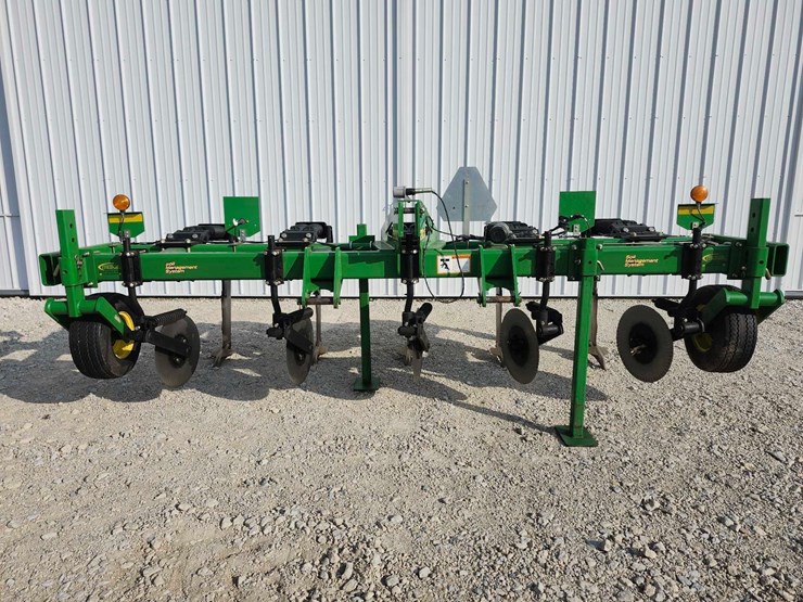 john-deere-2100-image-10