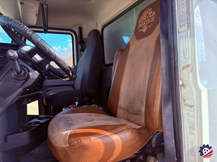 2019-mack-granite-gr64f-image-69