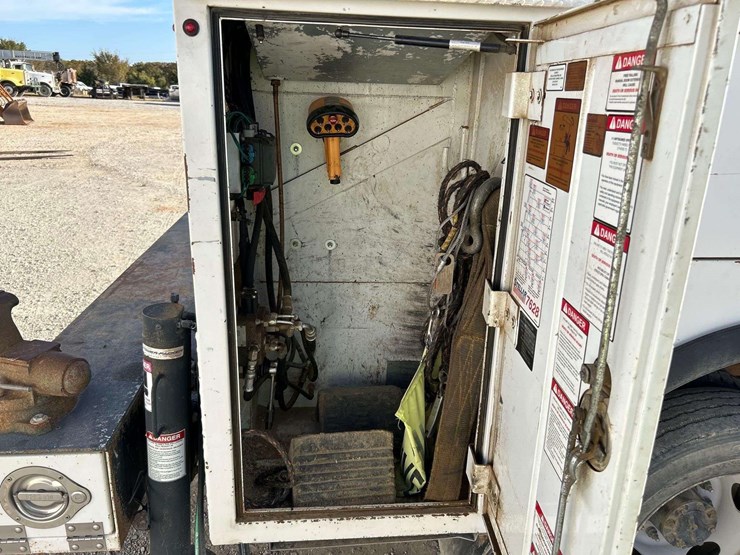 2017-ford-f550-image-37