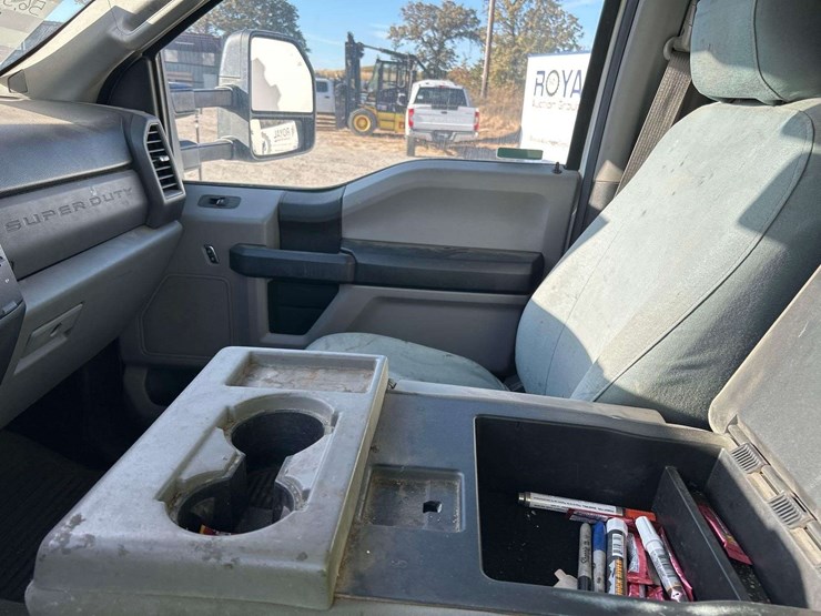 2017-ford-f550-image-18