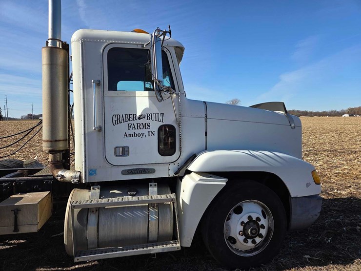 1994-freightliner-semi-image-28