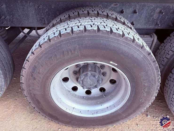 2019-mack-granite-gr64f-image-15