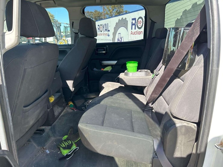 2017-chevrolet-silverado-1500-image-18