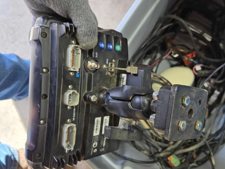 trimble-cfx-750-image-2