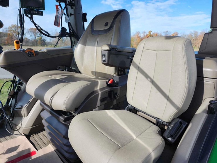 2022-john-deere-8r-310-image-28