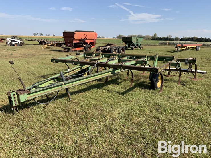 john-deere-1610-image-1