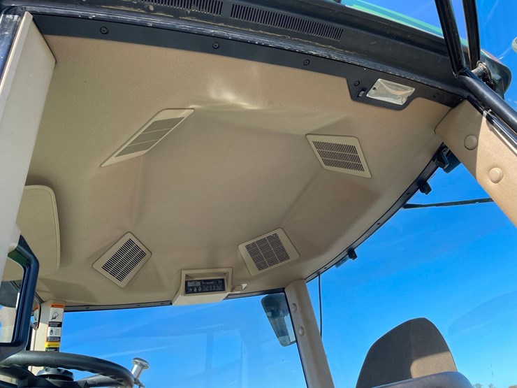 john-deere-8200-image-44