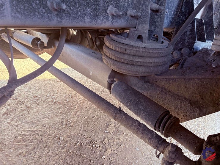 2019-mack-granite-gr64f-image-57