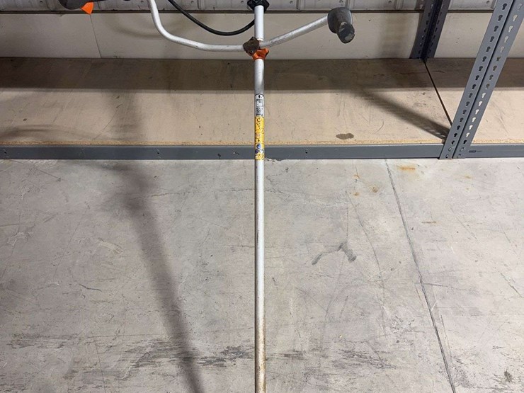 husqvarna-lawn-trimmer-image-1