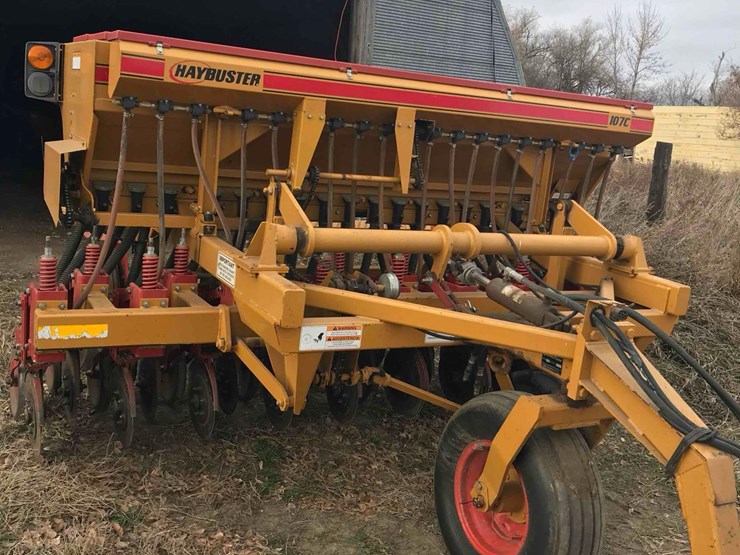 haybuster-107c-image-1