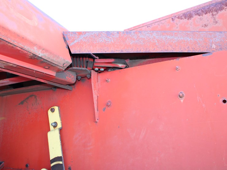 new-holland-273-image-44